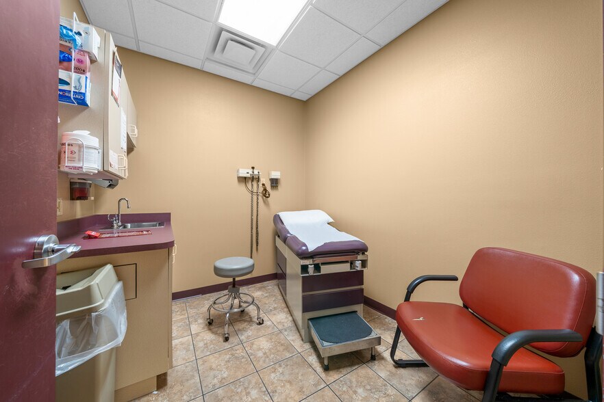 More Photos Of 2500 Citrus Blvd, Leesburg Medical For Sale