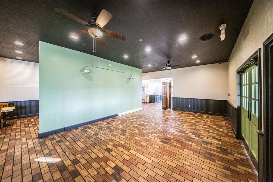 More Photos Of 7052 Benton Rd, Paducah Restaurant For Sale