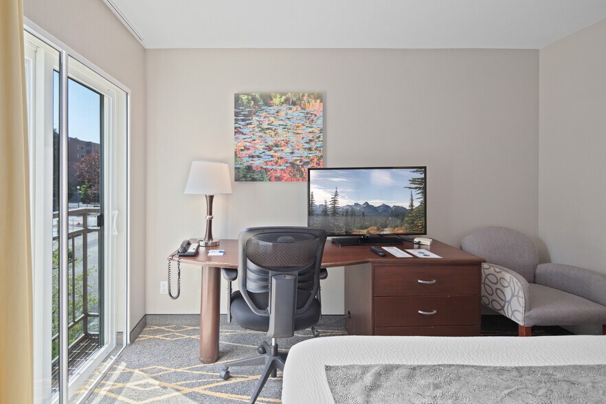 More Photos Of 2301 3rd Ave, Seattle Hotel For Sale