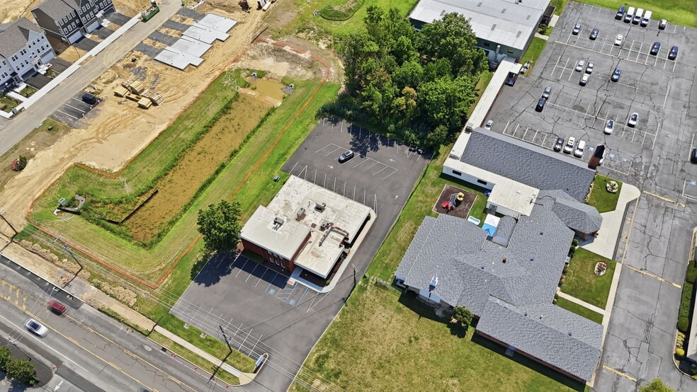 More Photos Of 1568 Woodbourne Rd, Levittown Office For Lease