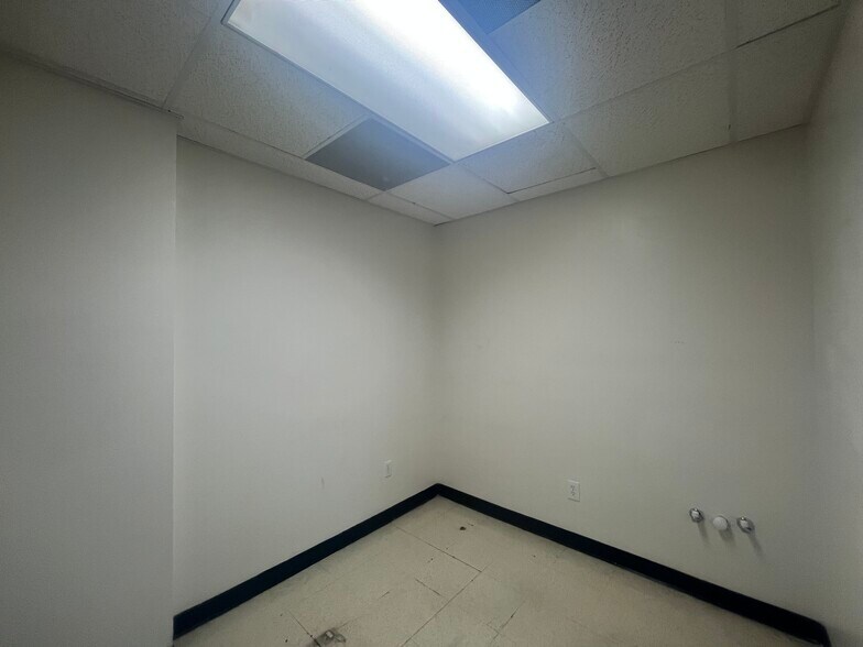 More Photos Of 570 W 4th St, San Bernardino General Retail For Lease