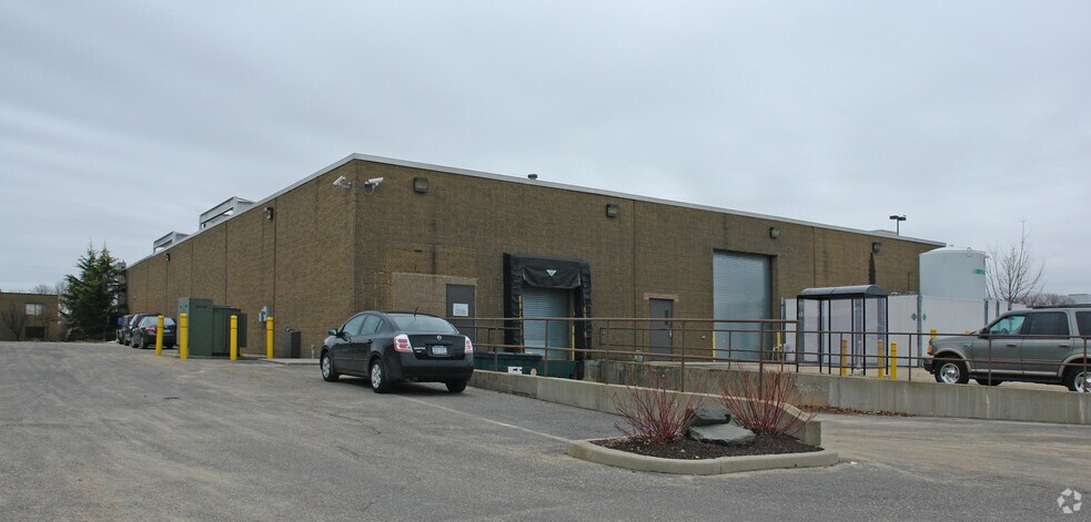 More Photos Of 320 Oser Ave, Hauppauge Warehouse For Lease