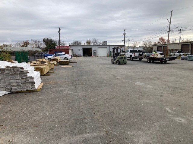 More Photos Of 900 Creekside Rd, Chattanooga Light Distribution For Sale