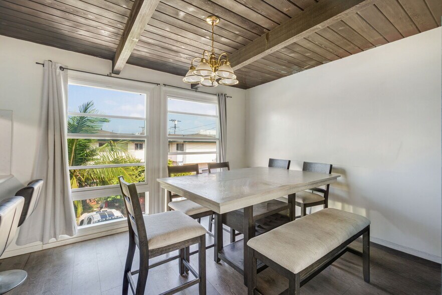 More Photos Of 125 E Buckthorn St, Inglewood Apartments For Sale