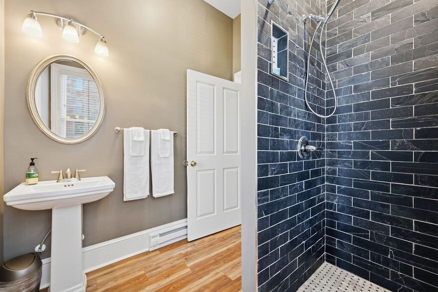 More Photos Of 18 W Franklin St, Richmond Apartments For Sale