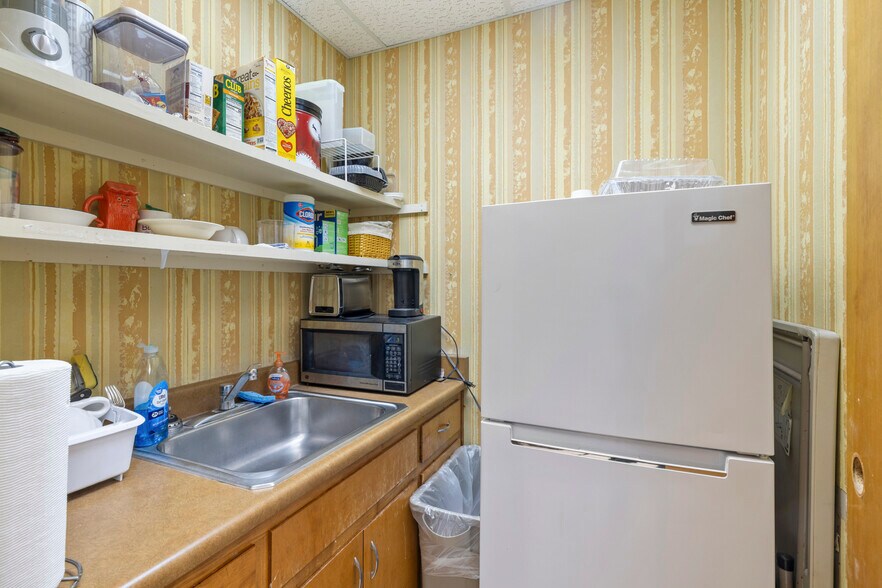 More Photos Of 1612 W Plaza Dr, Tallahassee Medical For Sale