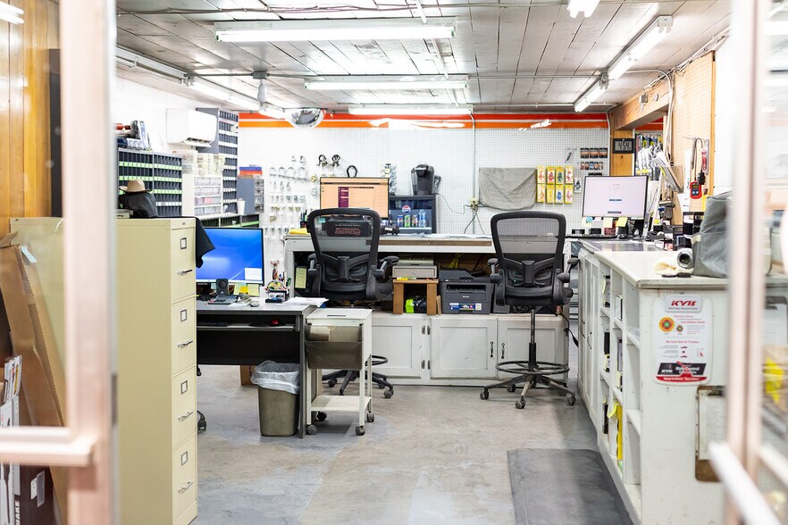 More Photos Of 20439 N Main St, Carey Auto Repair For Sale