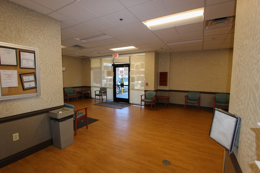 More Photos Of 9432 Venice Blvd, Culver City Medical For Sale