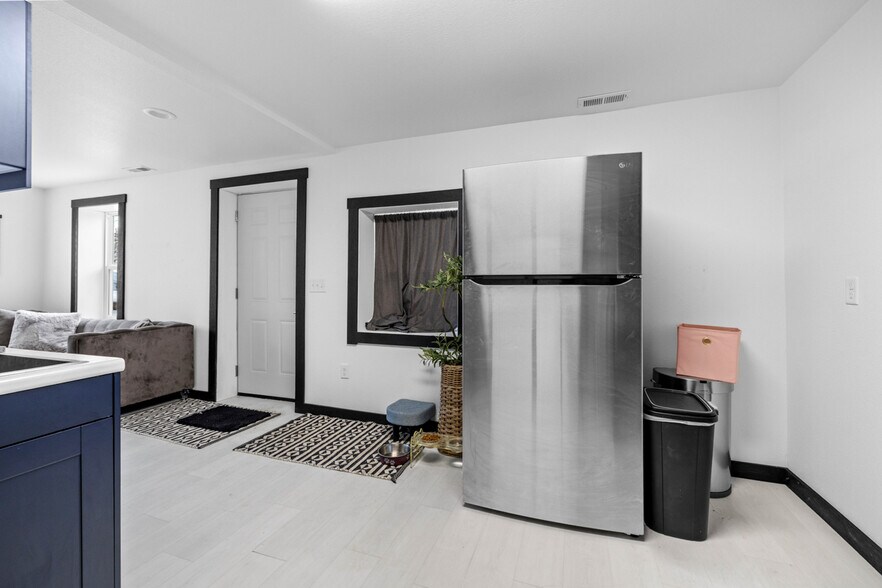 More Photos Of 1113 10th St NW, Minot Multifamily For Sale