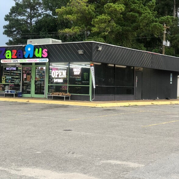 More Photos Of 2003 Lejeune Blvd, Jacksonville Storefront For Sale