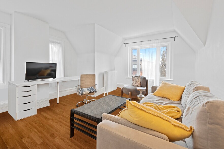 More Photos Of 84 Fourth Av, Ottawa Apartments For Sale