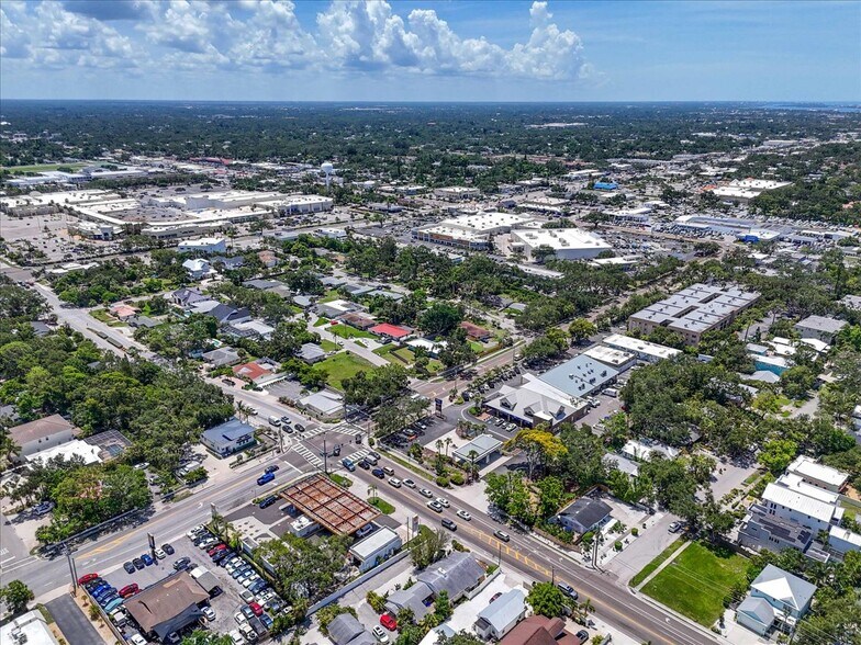 More Photos Of 1760 Wisconsin Ln, Sarasota Multifamily For Sale