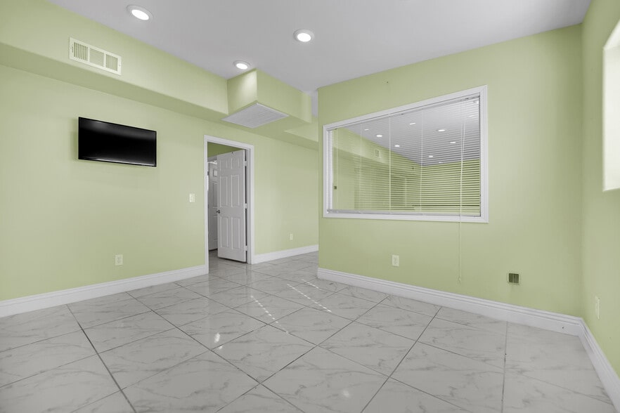 More Photos Of 1610 E Sahara Ave, Las Vegas Storefront Retail Office For Sale
