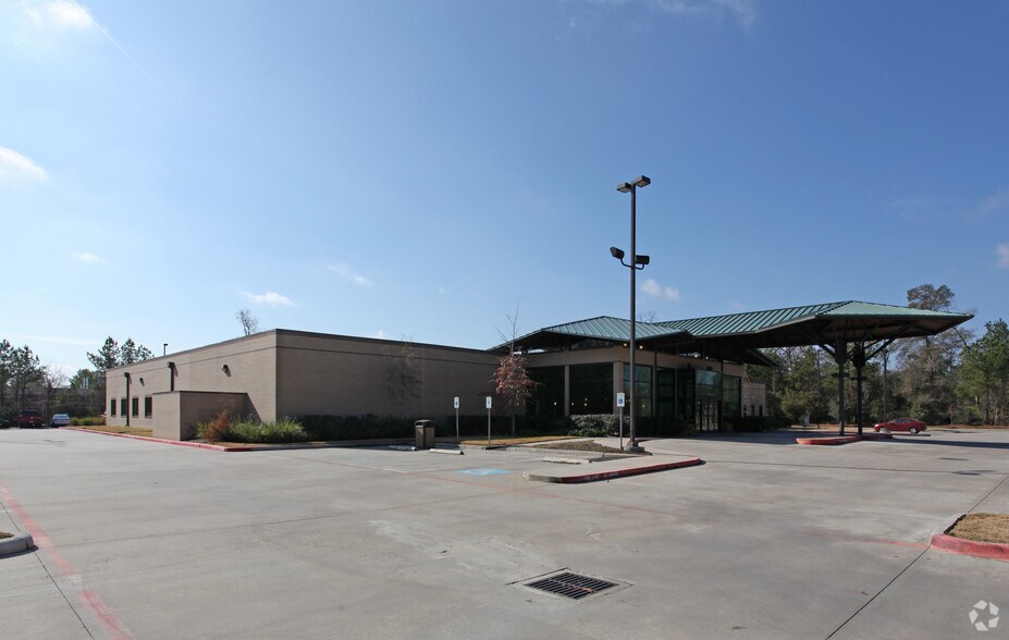 More Photos Of 135 Vision Park Blvd, Spring Medical For Lease