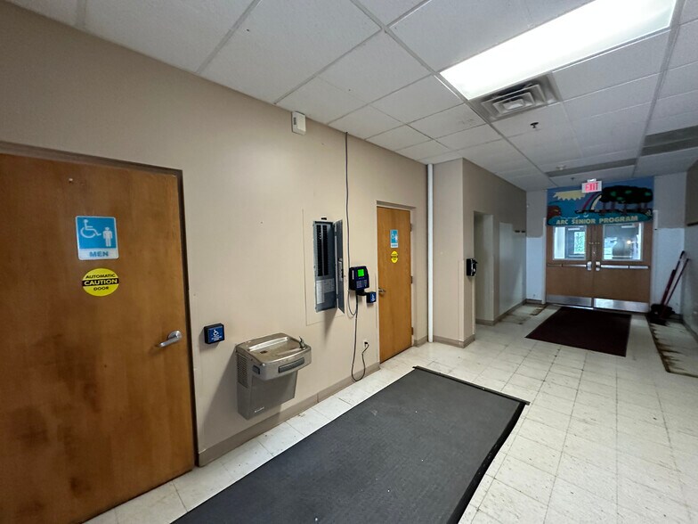 More Photos Of 314 Park St, Fulton Office For Sale