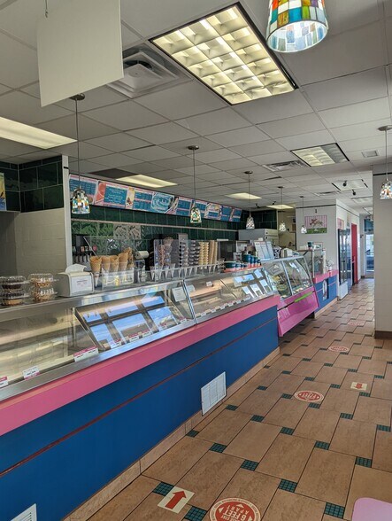 More Photos Of 30 Riverside Ave, Westport Storefront For Sale