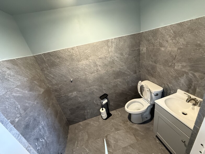 More Photos Of 220 E William St, Carson City Auto Repair For Sale