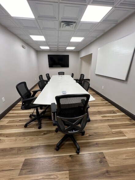 More Photos Of 181 N Montello St, Brockton Service For Lease