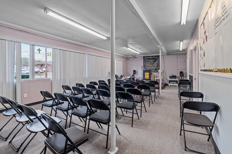 More Photos Of 1128 N Main St, Oakboro Restaurant For Sale