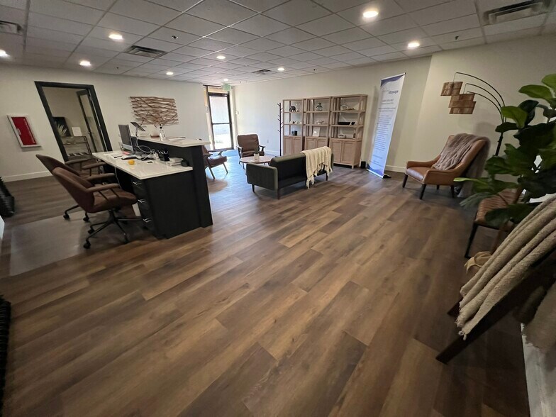 More Photos Of 5620 W Thunderbird Rd, Glendale Medical For Sale