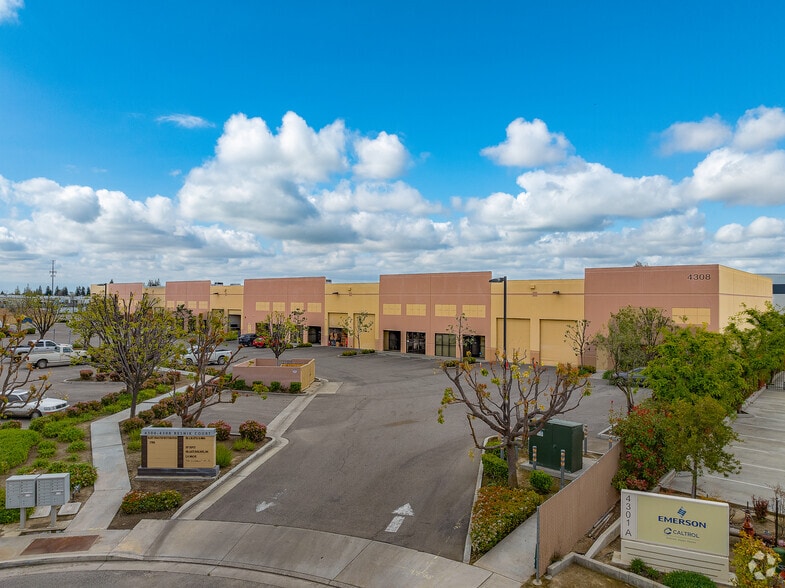 Primary Photo Of 4300-4308 Resnik Ct, Bakersfield Distribution For Lease