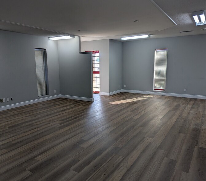 More Photos Of 258 Prospect St, Brant Warehouse For Sale