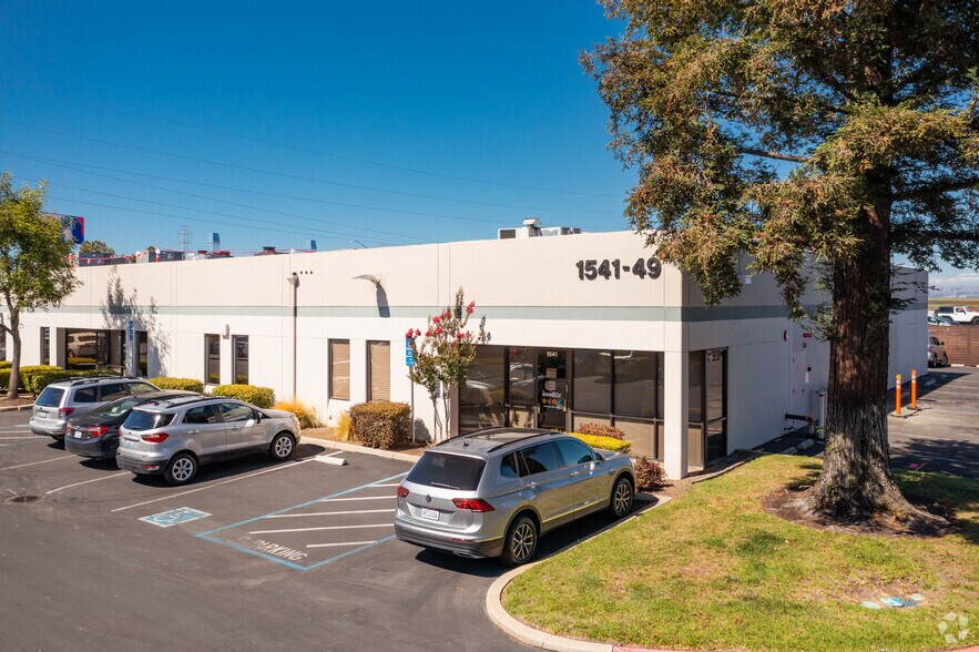 Primary Photo Of 1541-1549 Industrial Rd, San Carlos Research And Development For Lease