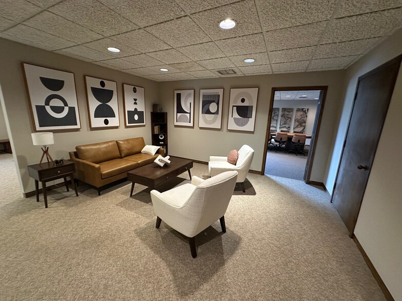 More Photos Of 44 First St, Mount Clemens Office For Lease