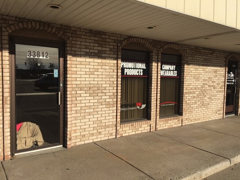 Primary Photo Of 33800-33812 Groesbeck Hwy, Clinton Township Light Manufacturing For Lease