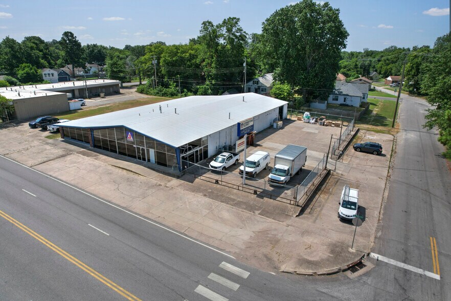 More Photos Of 1615 W Okmulgee St, Muskogee Freestanding For Sale