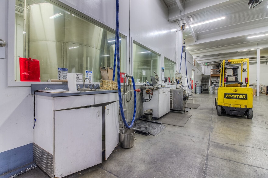 More Photos Of 11793 Fort Rd, White Swan Manufacturing For Sale