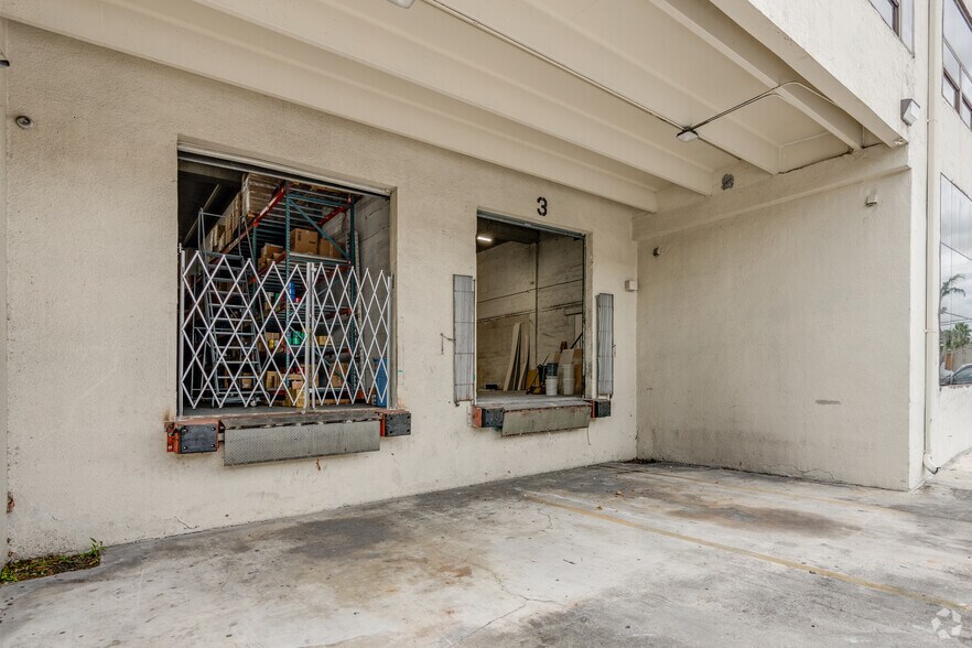 More Photos Of 2100-2112 NW 99th Ave, Miami Warehouse For Lease