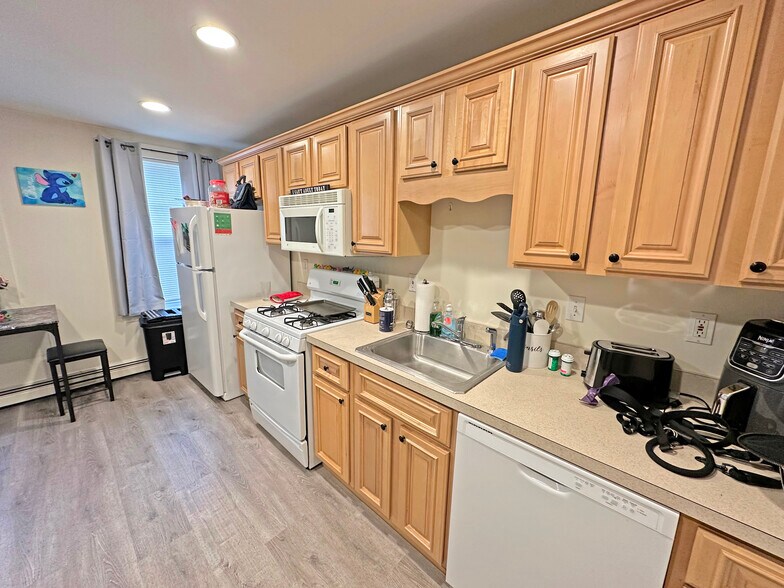 More Photos Of 428-432 E 3rd St, South Boston Apartments For Sale
