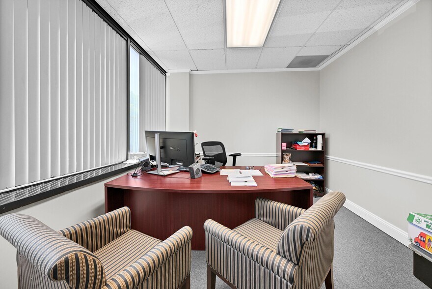 More Photos Of 90 Grove St, Ridgefield Medical For Sale