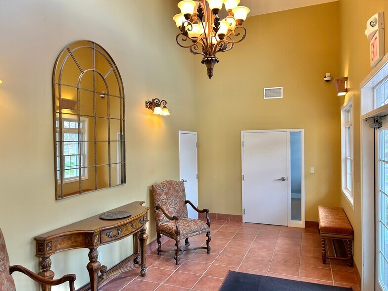 More Photos Of 33 Dale Rd, Avon Office For Lease