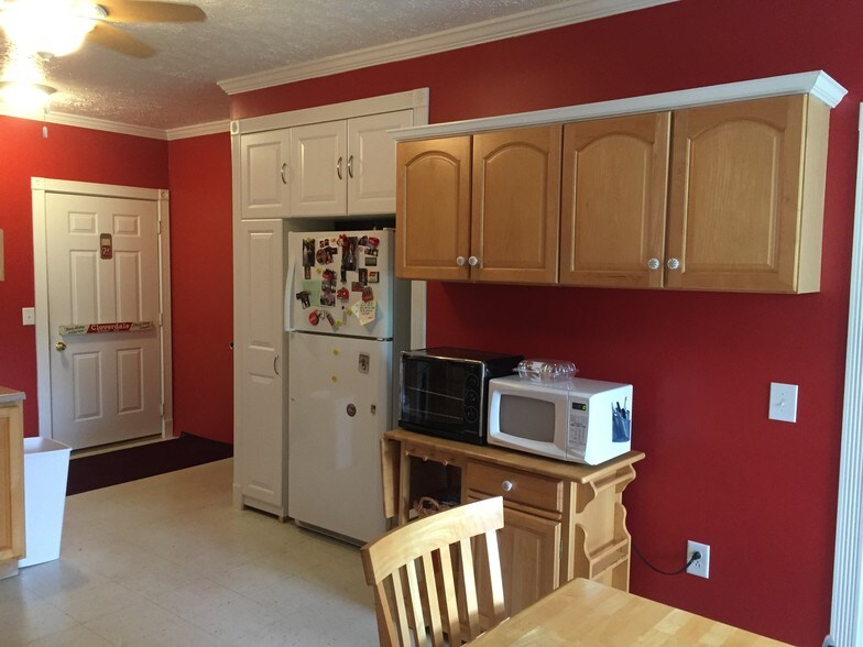 More Photos Of 1426 W River Rd, Waterloo Township Apartments For Lease