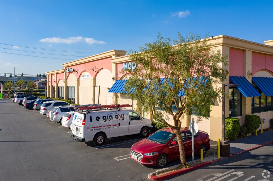 More Photos Of 8940-9080 Tampa Ave, Northridge Unknown For Lease