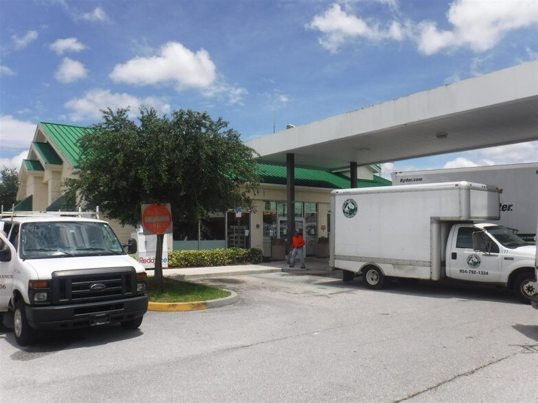 Primary Photo Of , Port Saint Lucie General Retail For Sale