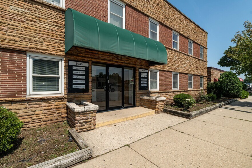 More Photos Of 6032-6040 W Lisbon Ave, Milwaukee Office For Sale