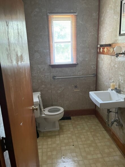 More Photos Of 1205 Masonic Dr, Shelby Religious Facility For Sale