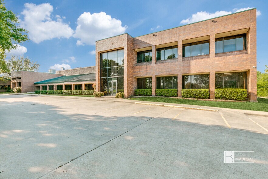 Primary Photo Of 200 E Bethany Dr, Allen Manufacturing For Sale