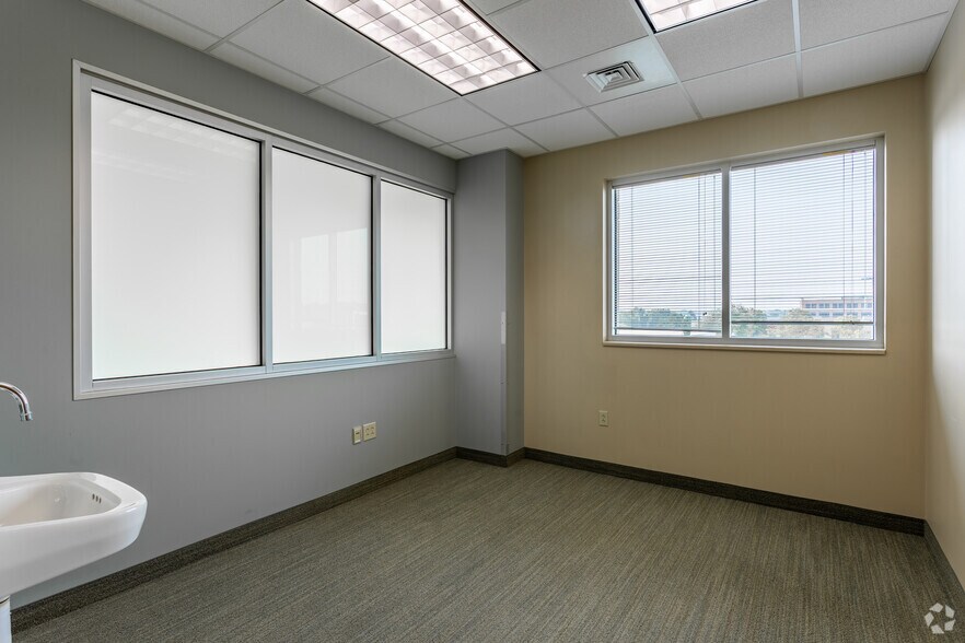 More Photos Of 2251 Connecticut Ave S, Sartell Medical For Lease