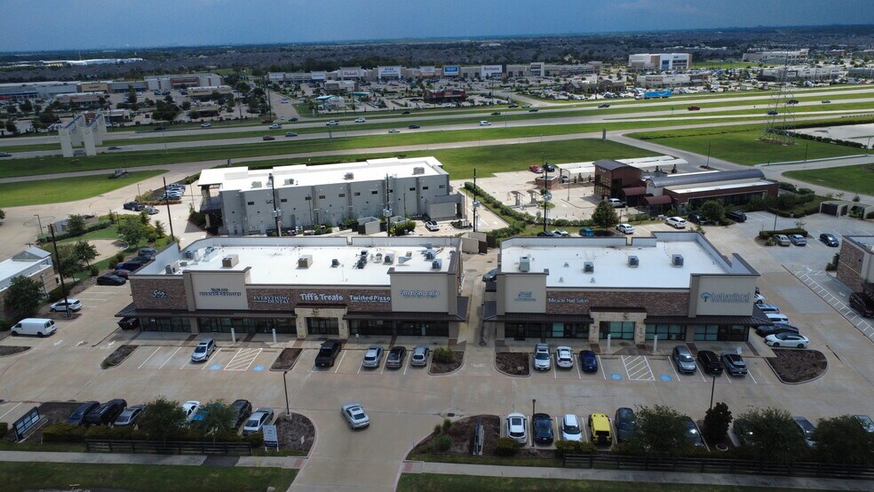 More Photos Of 11131 Harlem Rd, Richmond Freestanding For Lease