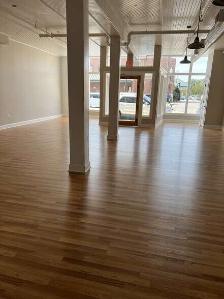More Photos Of 610 E Fearing St, Elizabeth City General Retail For Lease