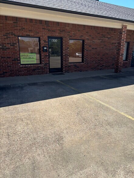 More Photos Of 1510 Santa Fe Dr, Weatherford Medical For Lease