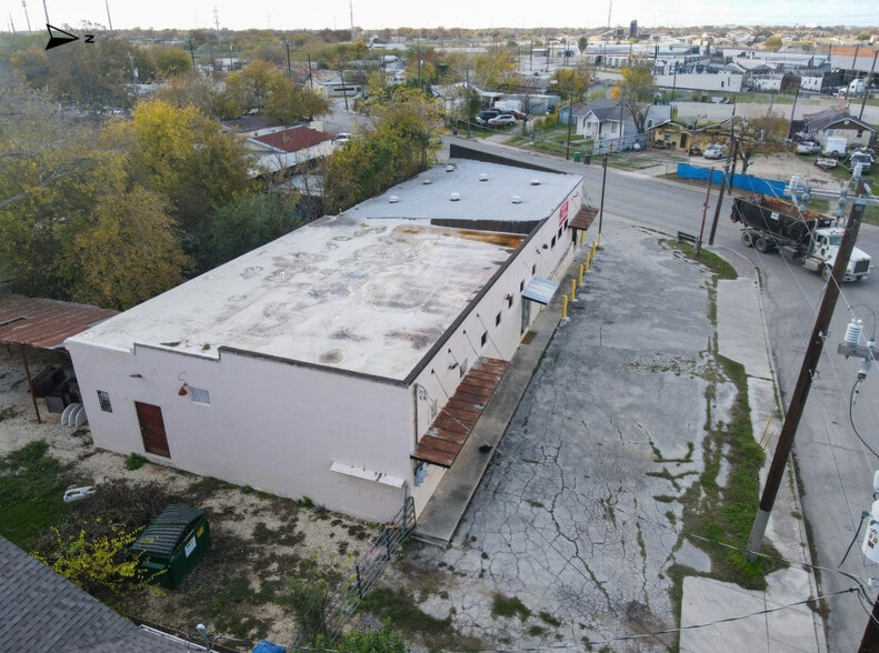 Primary Photo Of 202 Somerset Rd, San Antonio Warehouse For Sale