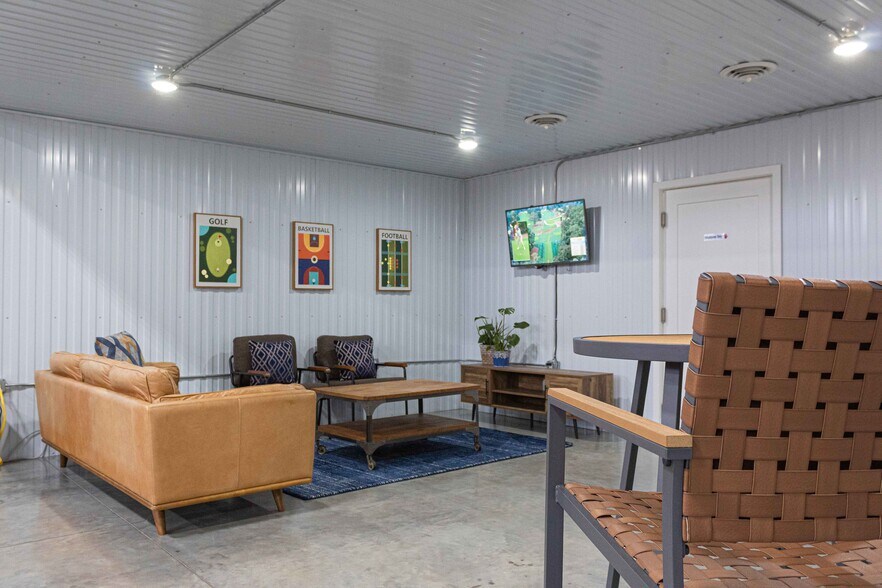 More Photos Of 309 Prairie Ave SW, De Smet Health Club For Sale