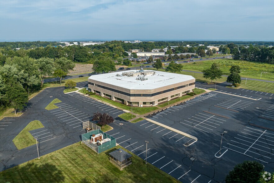 More Photos Of 2 Gateway Blvd, East Granby Office For Lease