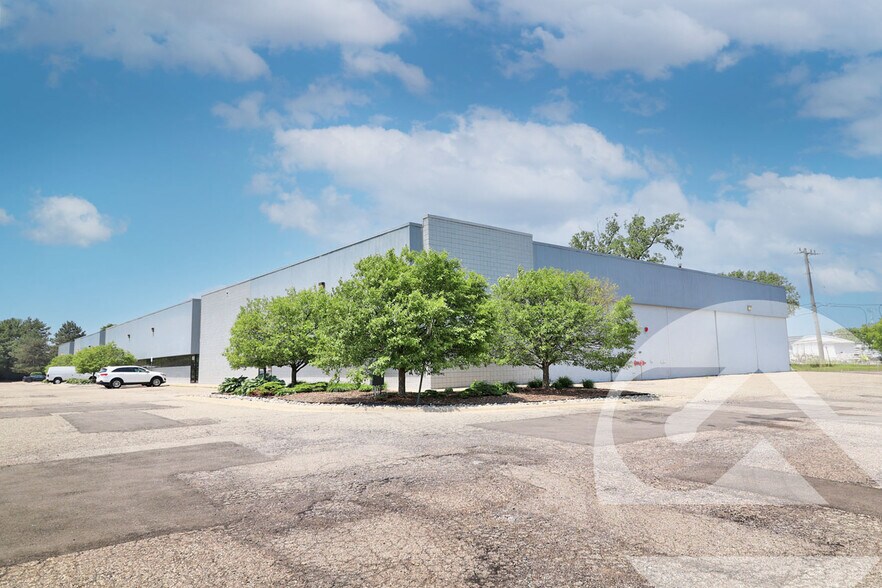 Primary Photo Of 1101-1119 Rochester Rd, Troy Warehouse For Lease