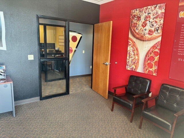 More Photos Of 8505-8517 W Overland Rd, Boise Restaurant For Lease